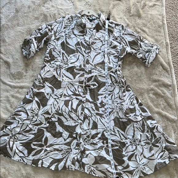 Mlle Gabrielle Long Sleeve Dress Elegant Design - Picture 6 of 7